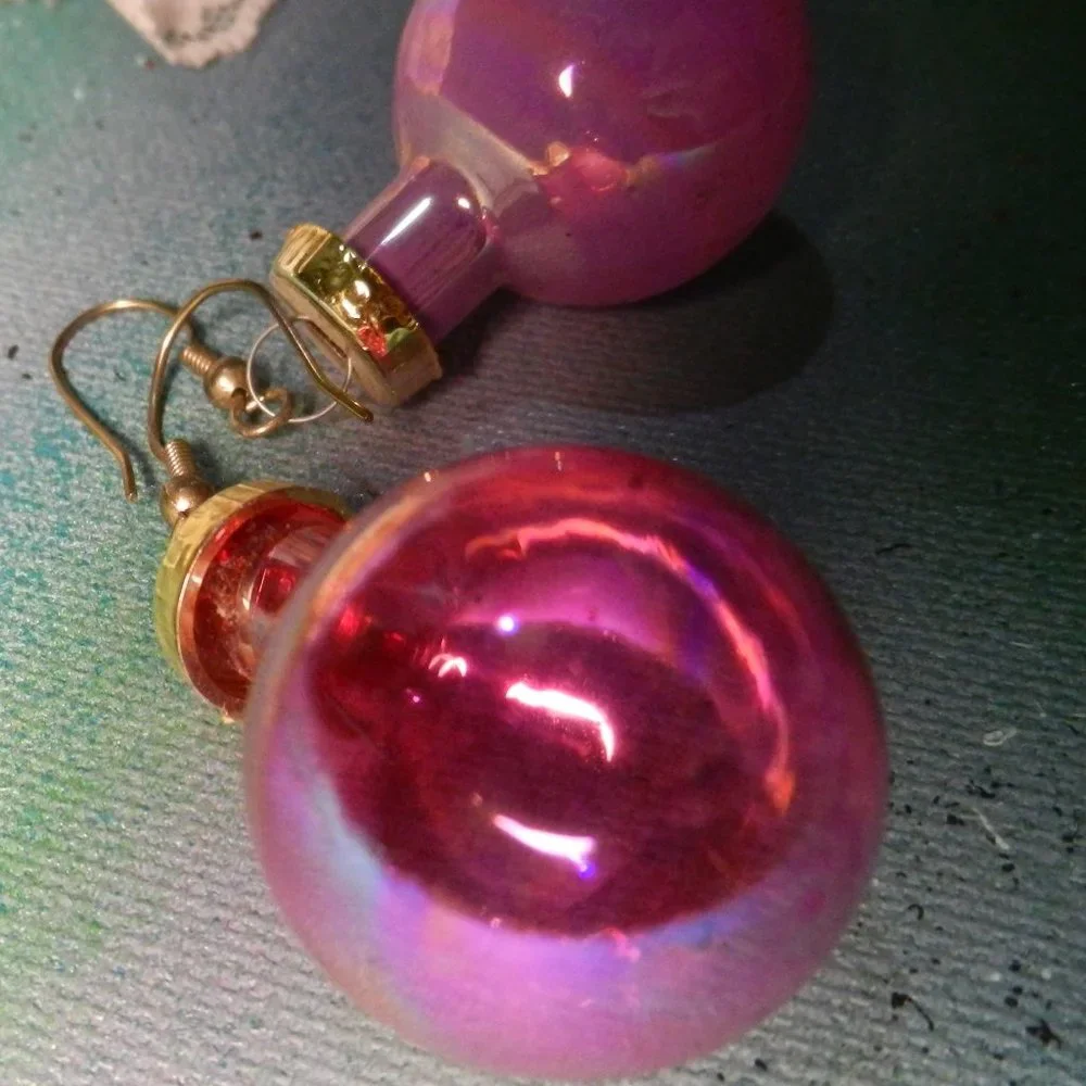 VTG Contempo pink Barbiecore earrings pierced Christmas ornament gold tone caps